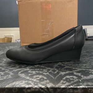 Clarks black wedge pump